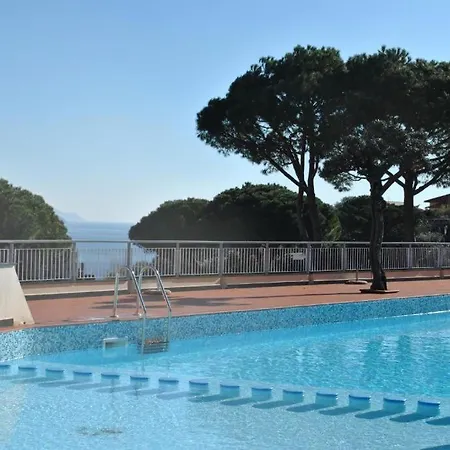 בית נופש Il Poggetto - Sea View In With Pool ראפאלו